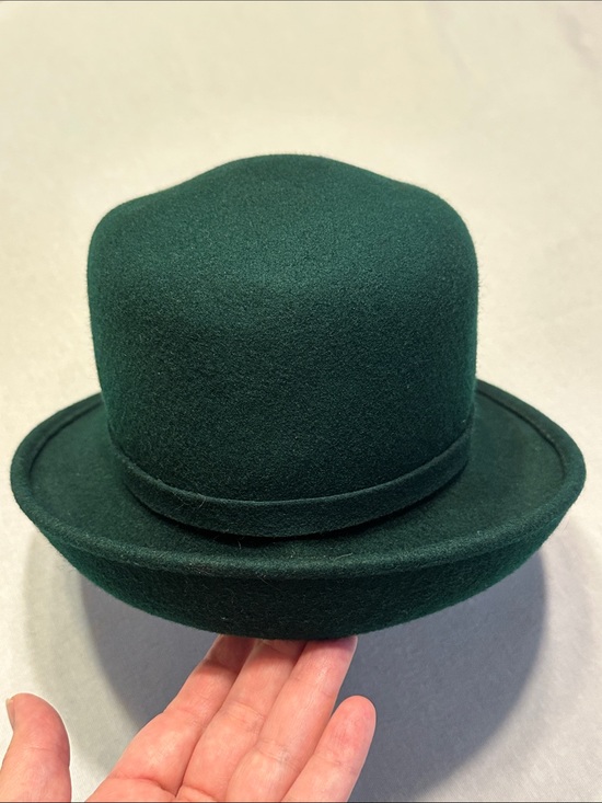 Lord & Taylor Accessories - Lord & Taylor Vintage Forest Green Wool Hat